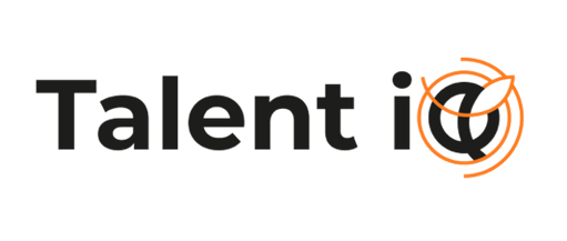 Logo Talent IQ noir, orange avec élément graphic sur le Q